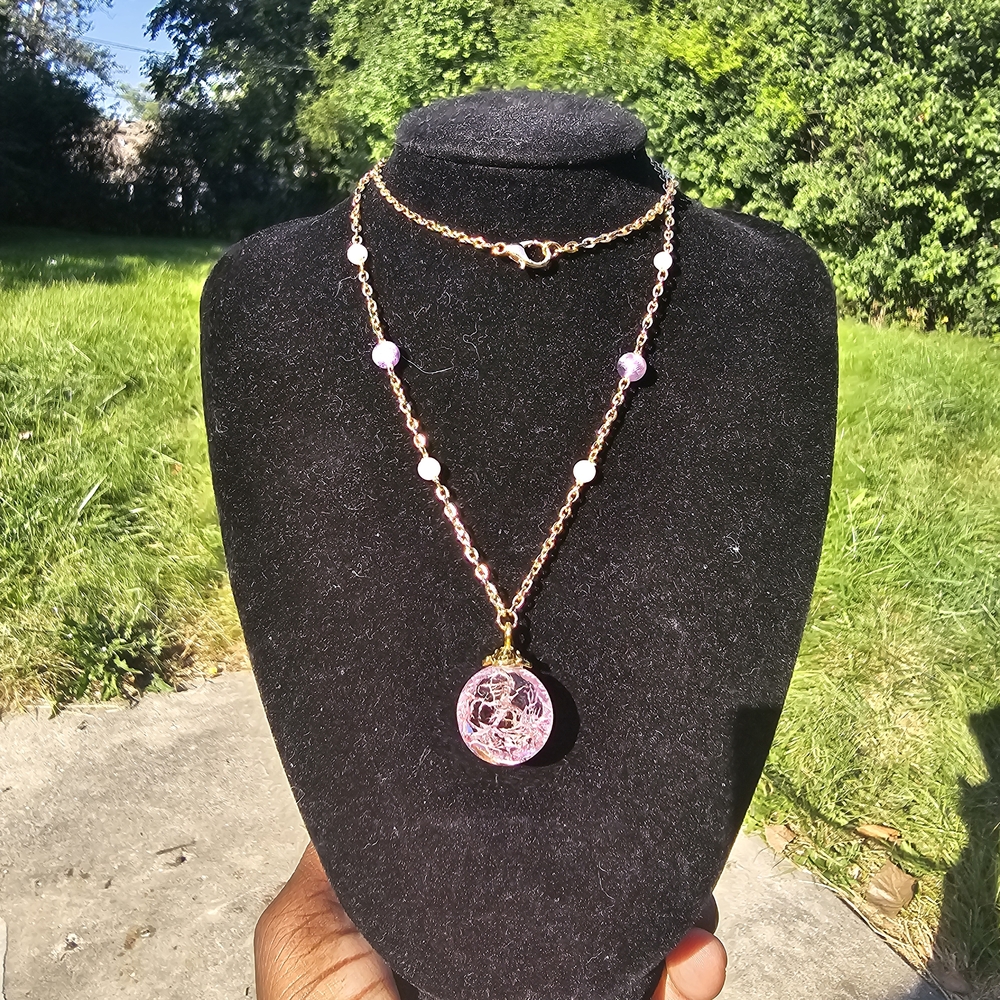 Elegant Pink and Gold Necklace